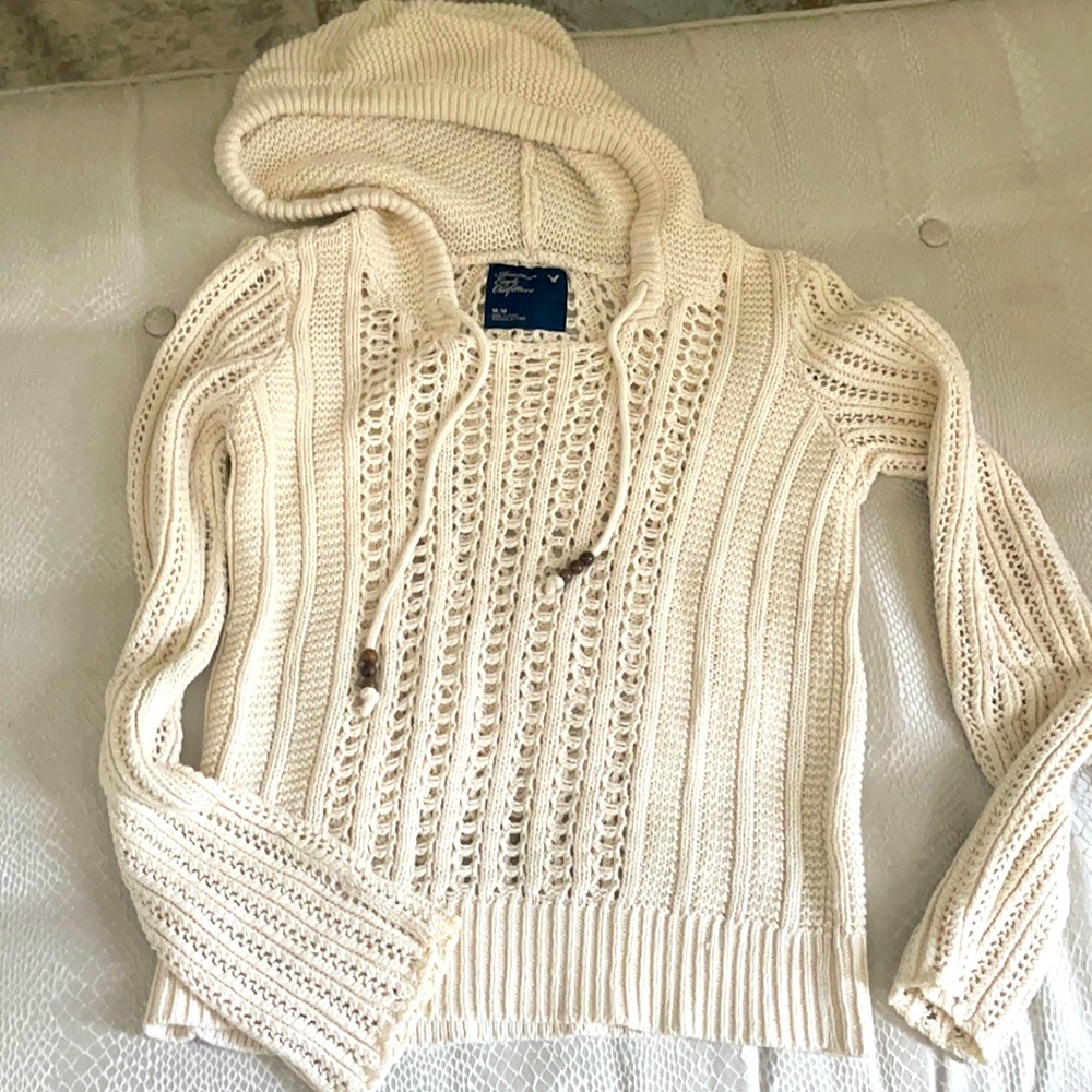 American Eagle light-weight  knit sweater - too cute